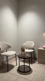 Studio with elegant design and smart entrance - Image 2