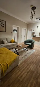 Three bedrooms apartment with 70-inch screen in the living room - Image 5