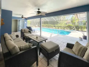 LE BLEU Charming Poolside Retreat - Image 4