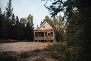 Forest & Lake Chalet • Spa • Very large bed - Image 2