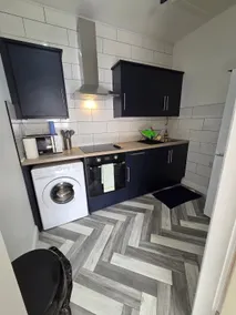 The Spacious Suite by JS Apartments - Image 4