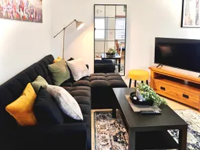 Charming Apartment Nottingham -FREE Onsite Parking -Nr City- FAST WiFi - Image 2