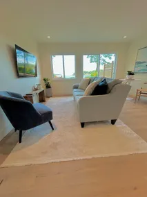 Seaside Haven Oceanfront Suite - Hot Tub - Image 3