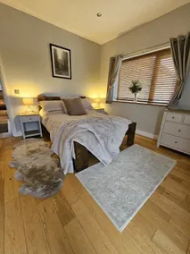Lakefront Luxurious Lodge - Aylesbury Lodge - Image 4