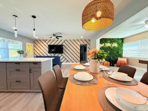 Game room fun | Family stays | Near theme parks - Image 2