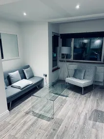 Stylish sleek retreat - 2 floors - Image 5