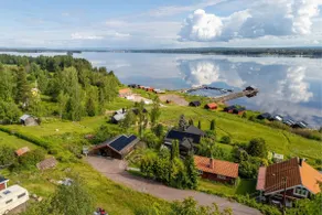Charming valley cottage with lake view - Image 5