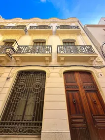 Historic penthouse with 6 balconies Casa Ángel Giner - Image 4
