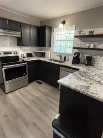 Green Quiet Cottage - Near Trails, Lakes, & Golf! - Image 3