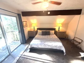 Home in Yosemite-Brookside Cottage-Sleeps 10 - Image 2