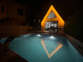 Detached Bungalow with Private Heated Pool - Image 3