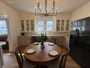 Recently Renovated Charming Cottage - Image 2