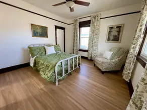 Recently Renovated Charming Cottage - Image 3