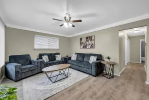 Charming Bungalow in MH | 1 King | 2 Queens - Image 5