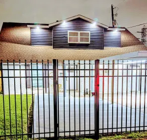 Gated Private Pool & Hot Tub - 5 Bedroom Home - Image 3