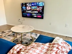 Nice 1 bd apt near path station - Image 3