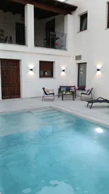 Fantastica casa adatta alle famiglie con terrazza, piscina privata e barbecue | Vista sul giardino | Perfetta per il lavoro da remoto - Image 5