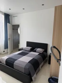 Modern 2-room apartment by the sea - Image 2