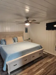 Bailey Bungalow Lake house - Image 5