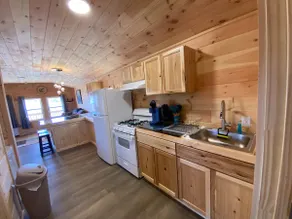 Lily Pad Lodge -Cozy Waterfront with Kayaks+ Dock - Image 4
