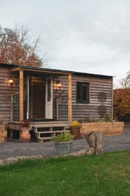 Grassfield Cabin - Image 2