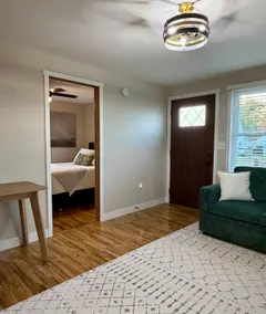 6th Street Retreat - Image 3