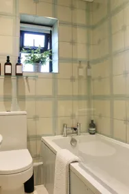 Modern Country Cottage Stay - Image 4
