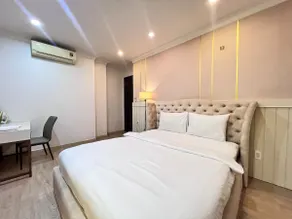 Bright Duplex Home | Family Stay Near SECC - Image 5