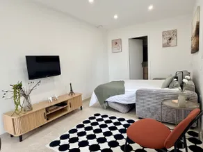 Cosy studio with garden - Image 3