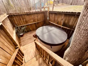 Cozy Cabin with hot tub - Image 5