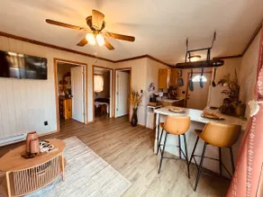 Cozy Cabin with hot tub - Image 3