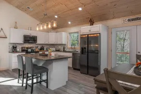Cedar Creek Cottage in Saluda Mountains - Image 4