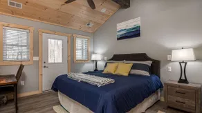 Cedar Creek Cottage in Saluda Mountains - Image 5