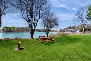 2BT Tranquil waterfront home with stunning views - Image 4