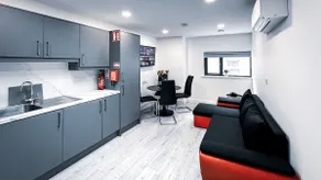 Deluxe Town Centre Apartment for 2 - Image 2