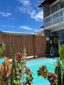 5-Star Comfort 3-Bedroom House with Private Hot Tub - Image 2