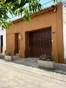 Colonial house near Plaza Alfonso López - Image 3