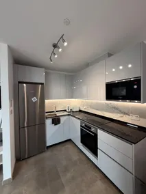 E1 Simple Apartment - Image 4