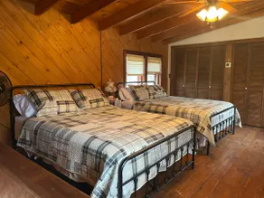 Cozy Mountaintop Cabin - Image 3