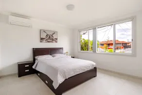 Brand new fully accessible 5 bedroom house - Image 4