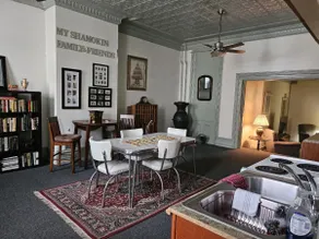 Historic Charm | 2BR | Kitchen | Free St Parking - Image 4