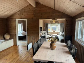 Idyllic family cabin - private & central location - Image 3