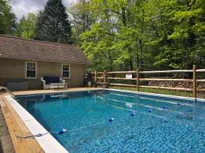 Woodsy Retreat Near Skiing, Private Pool in Summer - Image 3