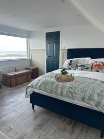 Seaside escape - private beach access - Image 2