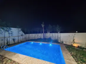 villa with pool - Image 3