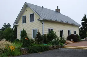 Green Bay Seaside Retreat - Image 2