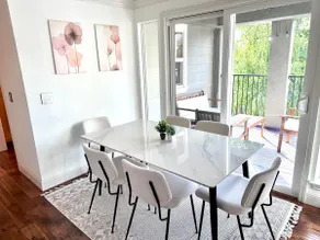 Comfy Townhouse Near Starbucks, Safeway & Shops - Image 2