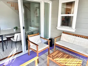 Comfy Townhouse Near Starbucks, Safeway & Shops - Image 5