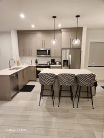 Luxury 4BR Home in Chestermere | Sleeps 8 - Image 4