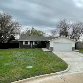 Cozy & Spacious home-away-from-home| EZ I35 access - Image 2